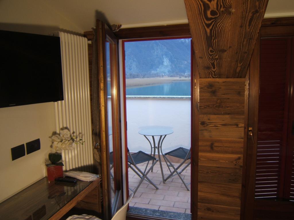 Hotel Berlinghera Sorico Zimmer foto